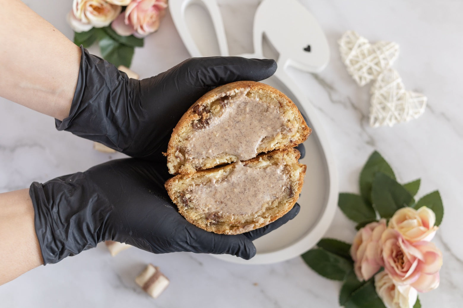 Cookie egg Kinder bueno white