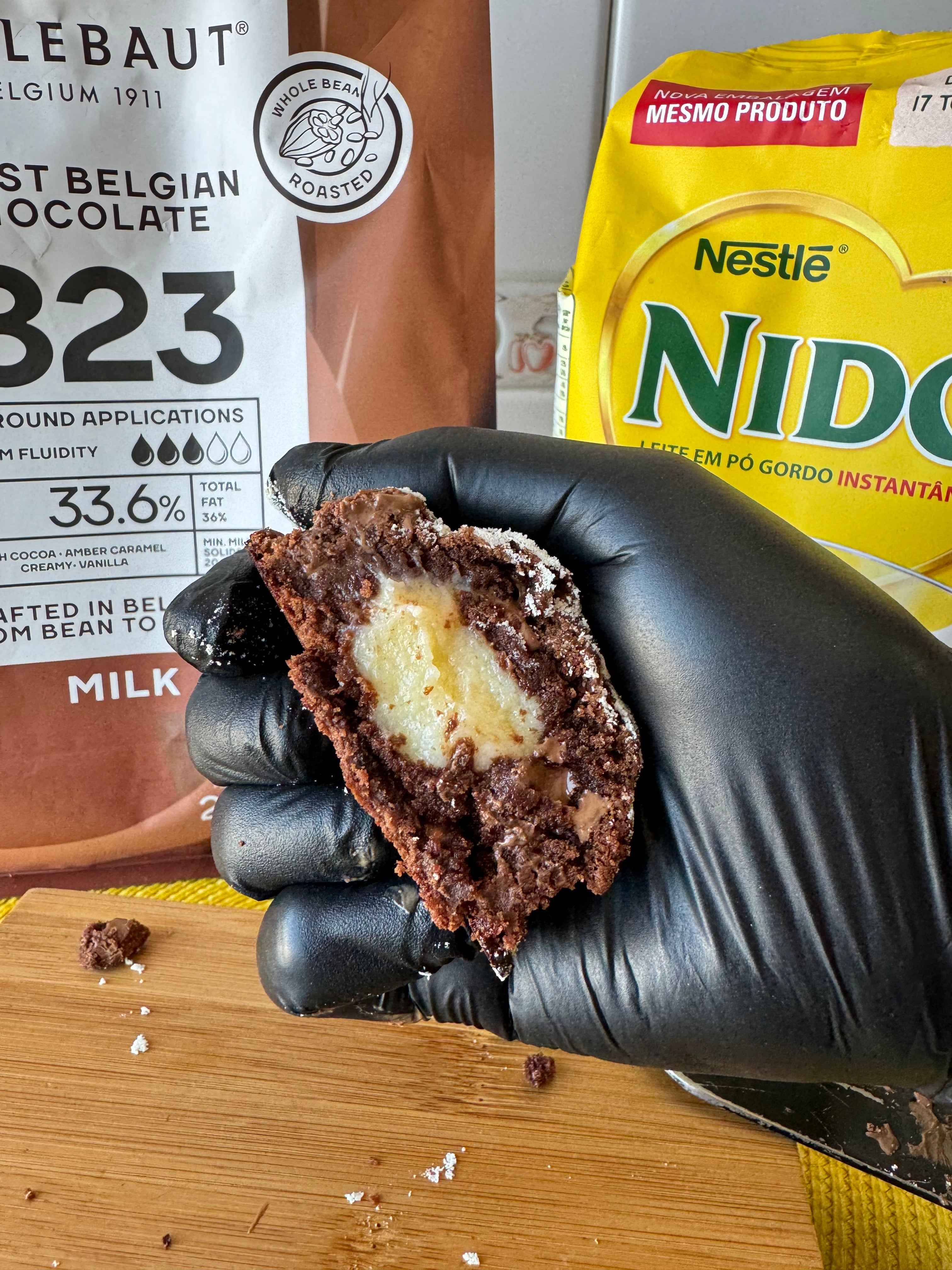 Massa de Chocolate com Recheio de Brigadeiro de Nido