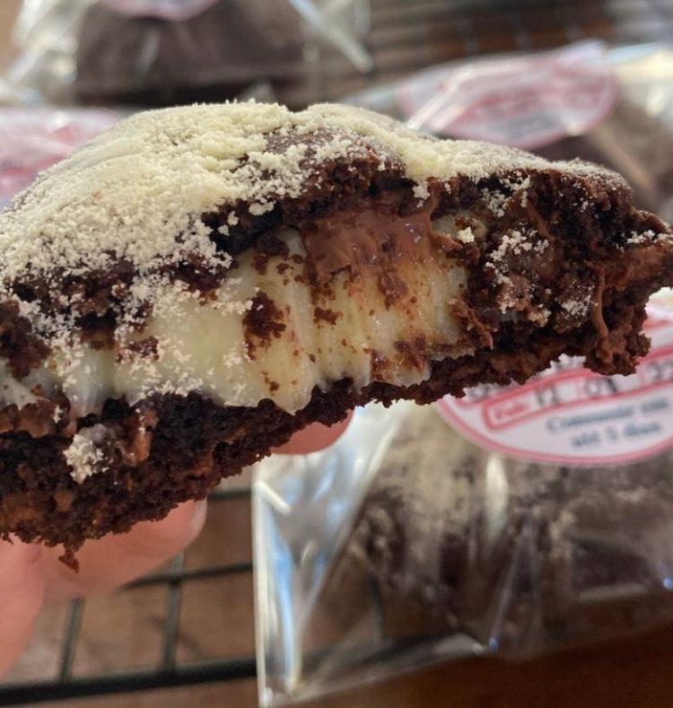 Massa de Chocolate com Recheio de Brigadeiro de Nido