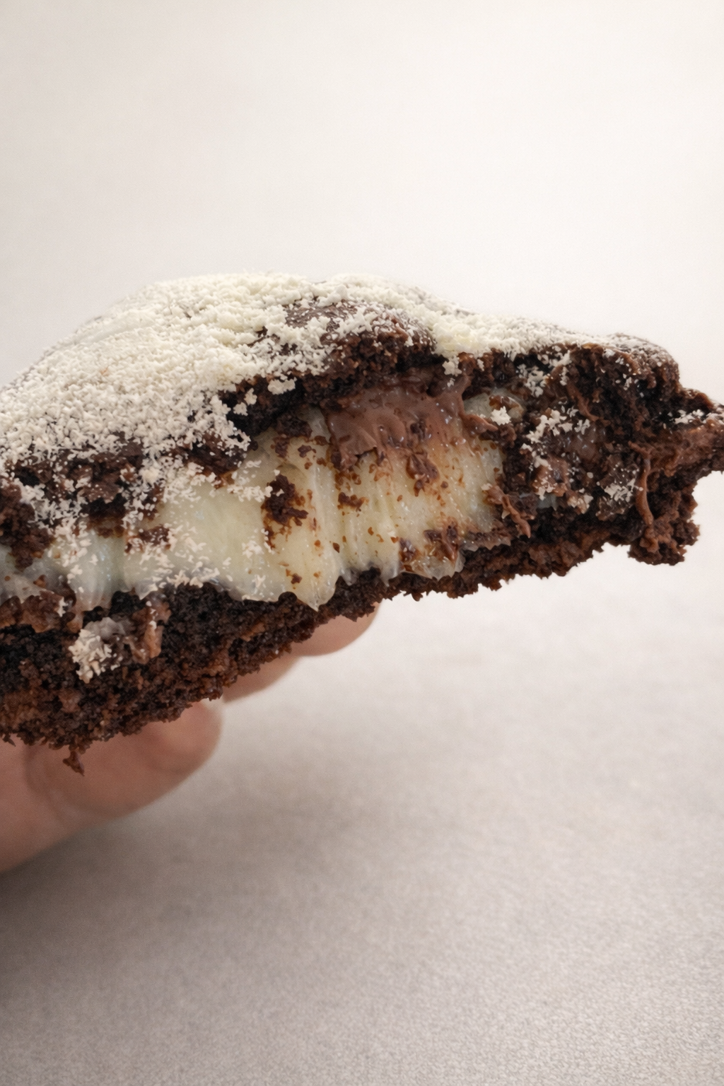 Massa de Chocolate com Recheio de Brigadeiro de Nido